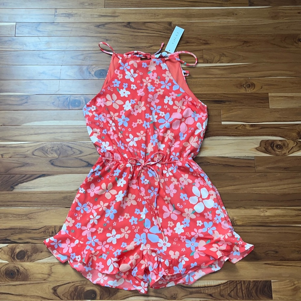 Gilli romper sz M NWT